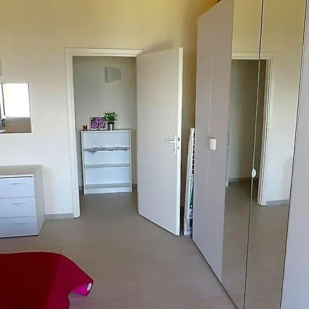 India Apartment *